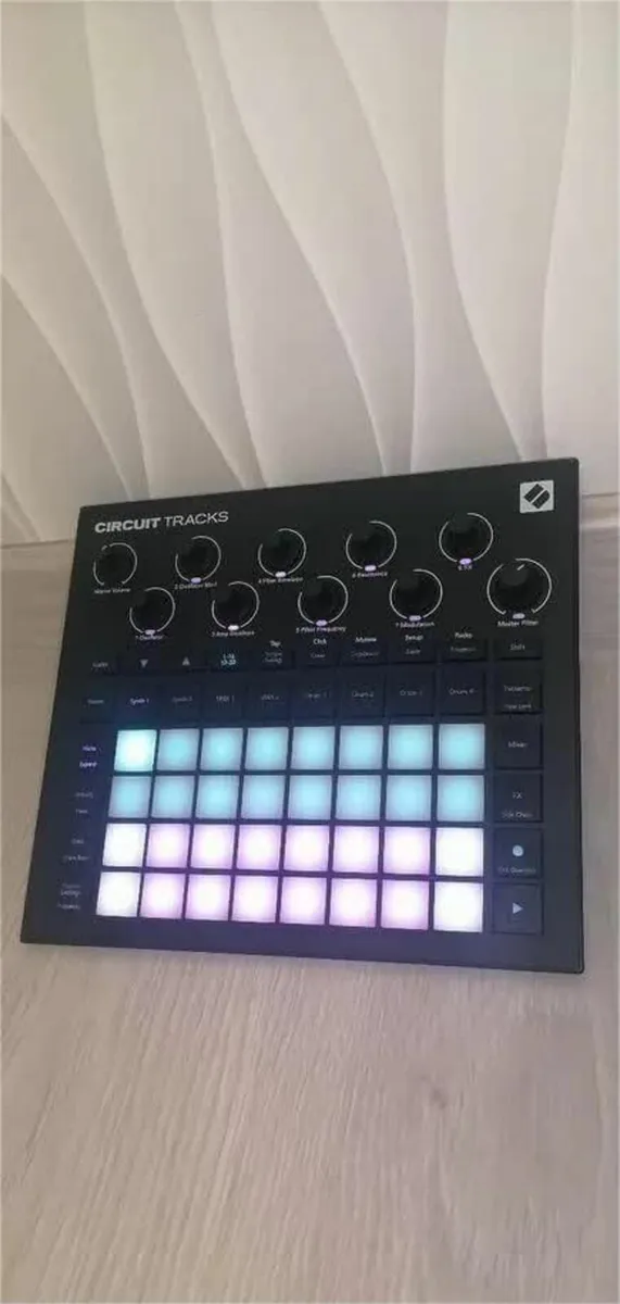 Novation Circuit Tracks Groovebox - Image 3