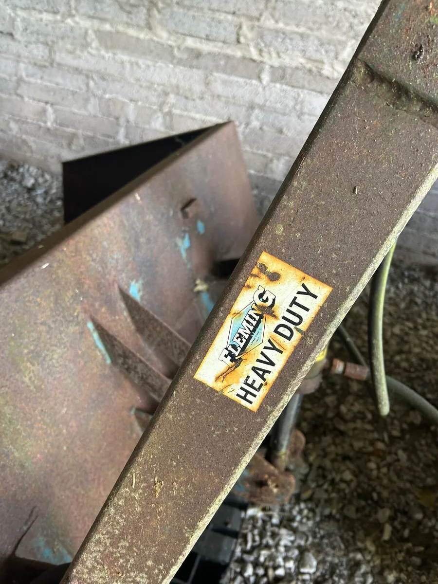 Fleming 6' linkbox - Image 1