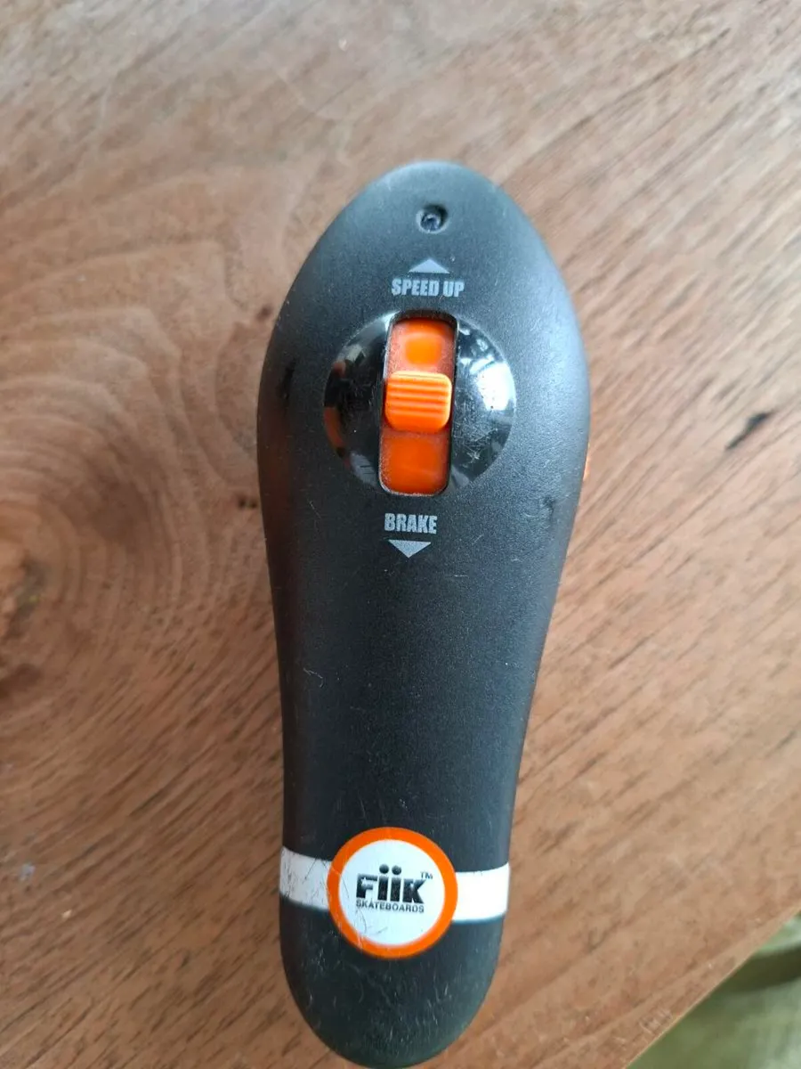 Fiik Electric skateboard - Image 4