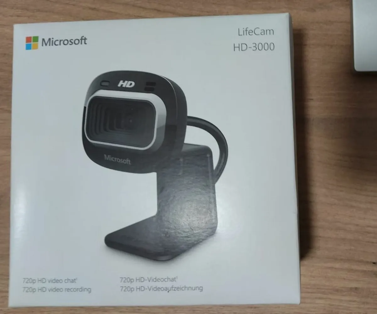 webcam + built-in Microphone - Image 2