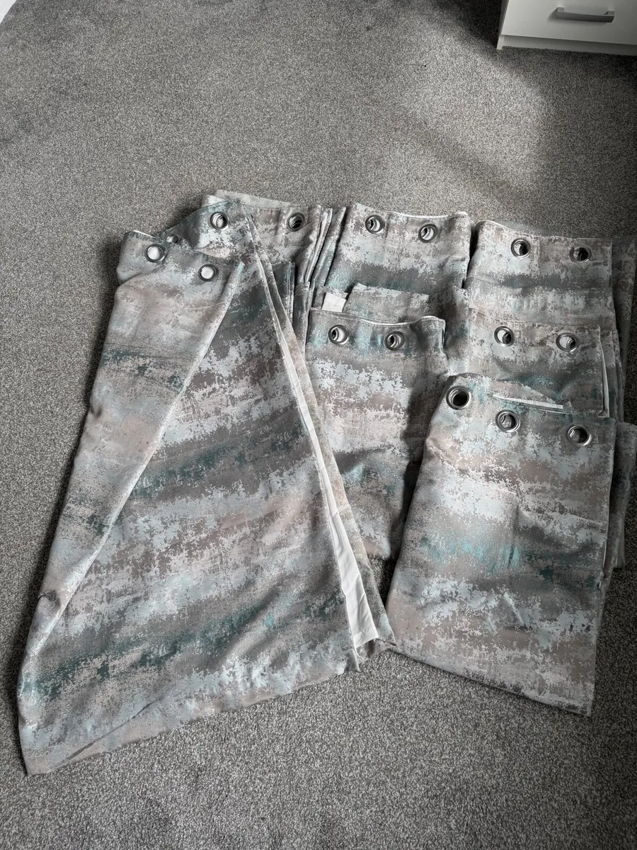 Curtains - Image 1