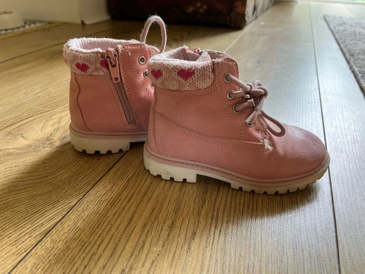 Kids boots - Image 1