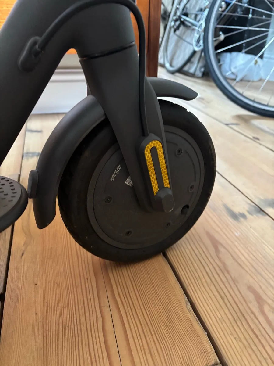 Xiaomi Mi Electric Scooter 1S	1 - Image 3
