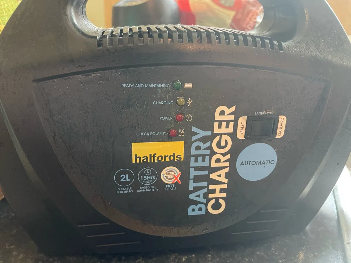 Car battery charger - Image 1
