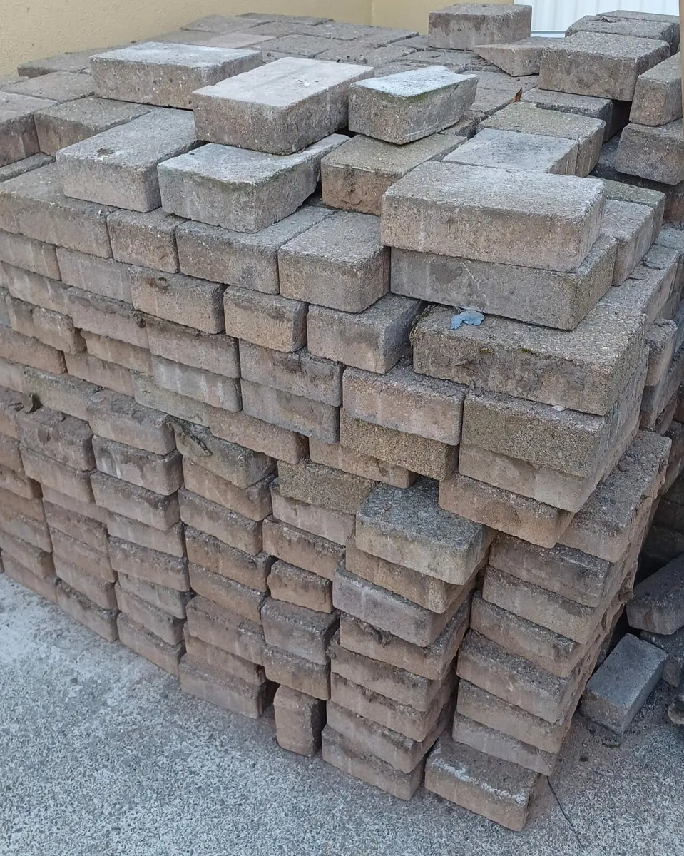 Paving brick for sale - Image 2