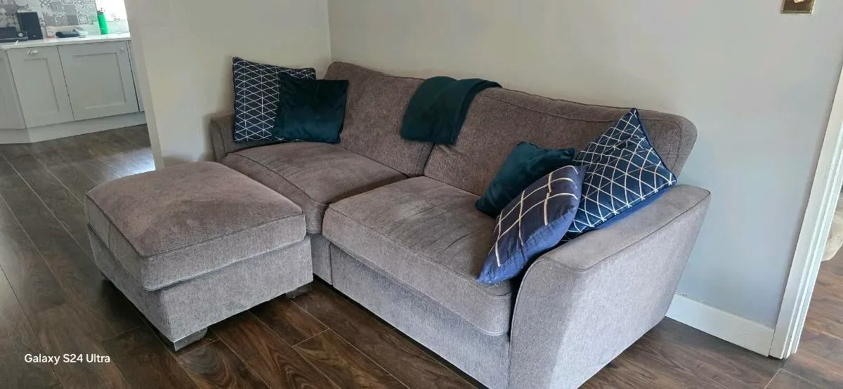 Sofa - perfect condition - Image 1