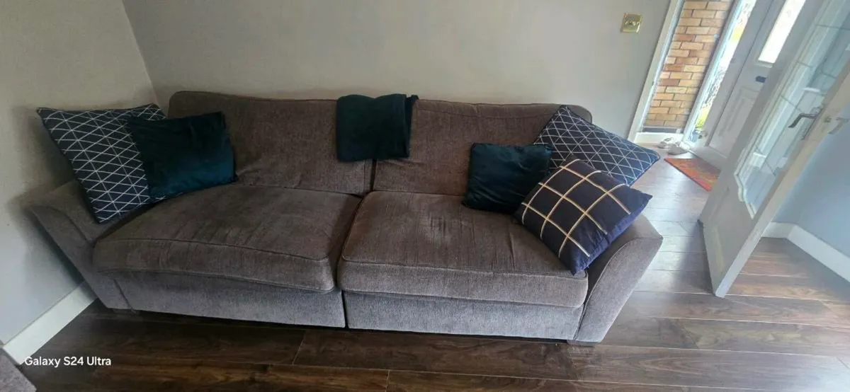 Sofa - perfect condition - Image 3