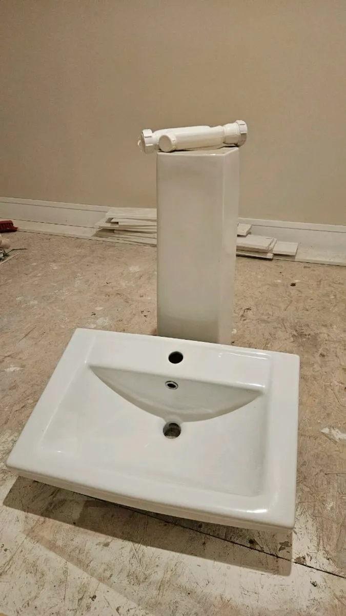 White Basin and Pedestal - Image 2