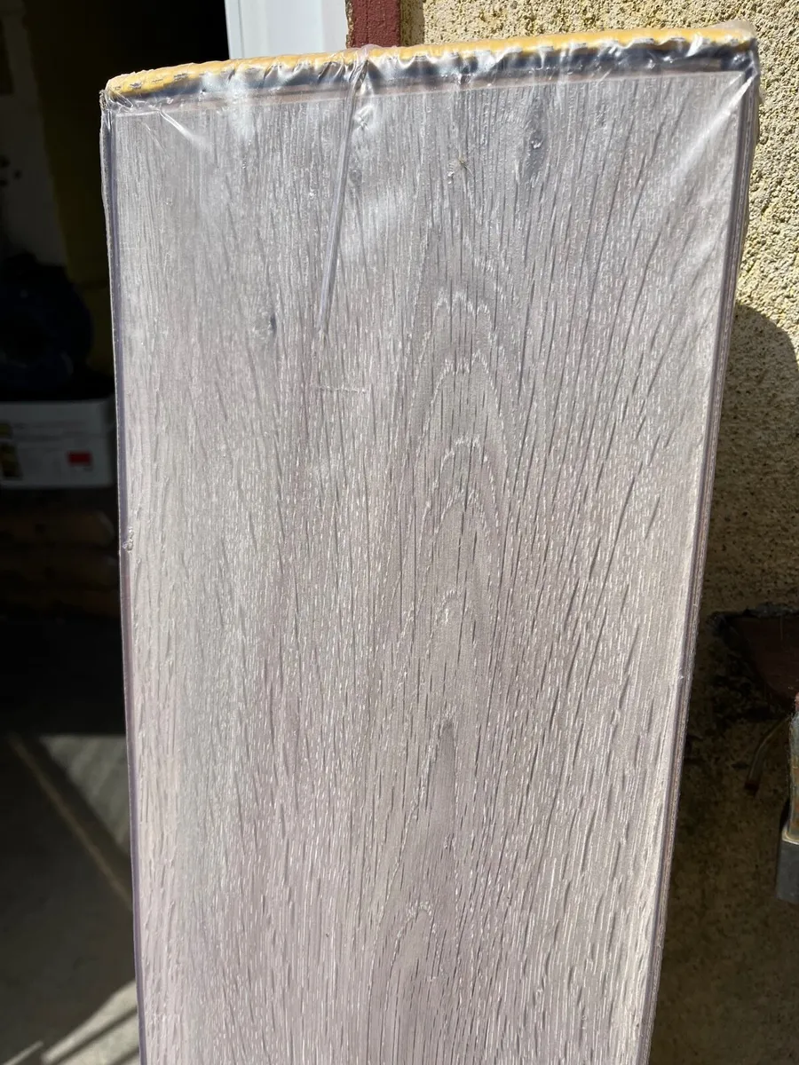 Laminate floor - Image 3
