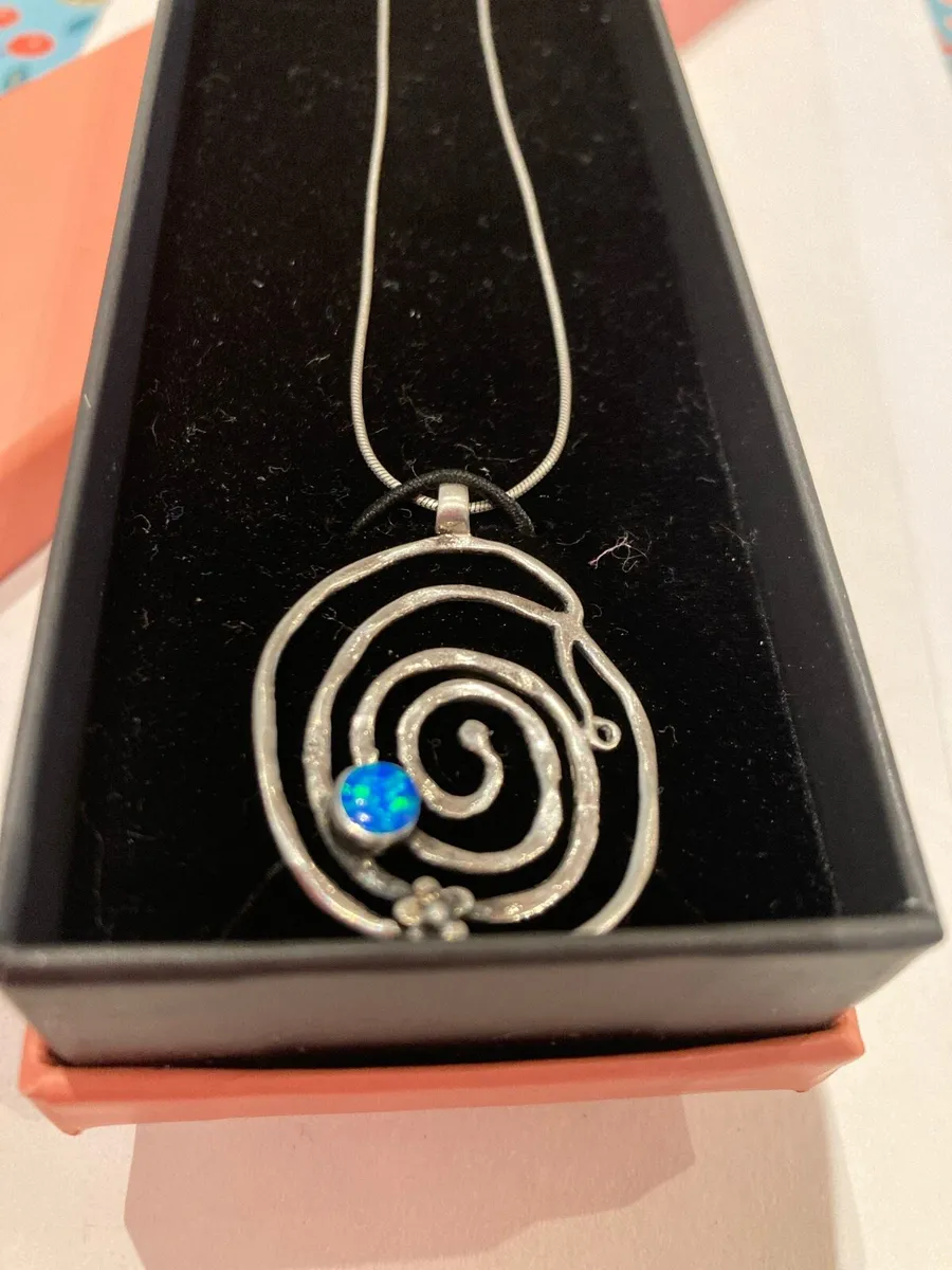 Sterling Silver Pendant and chain - Image 1
