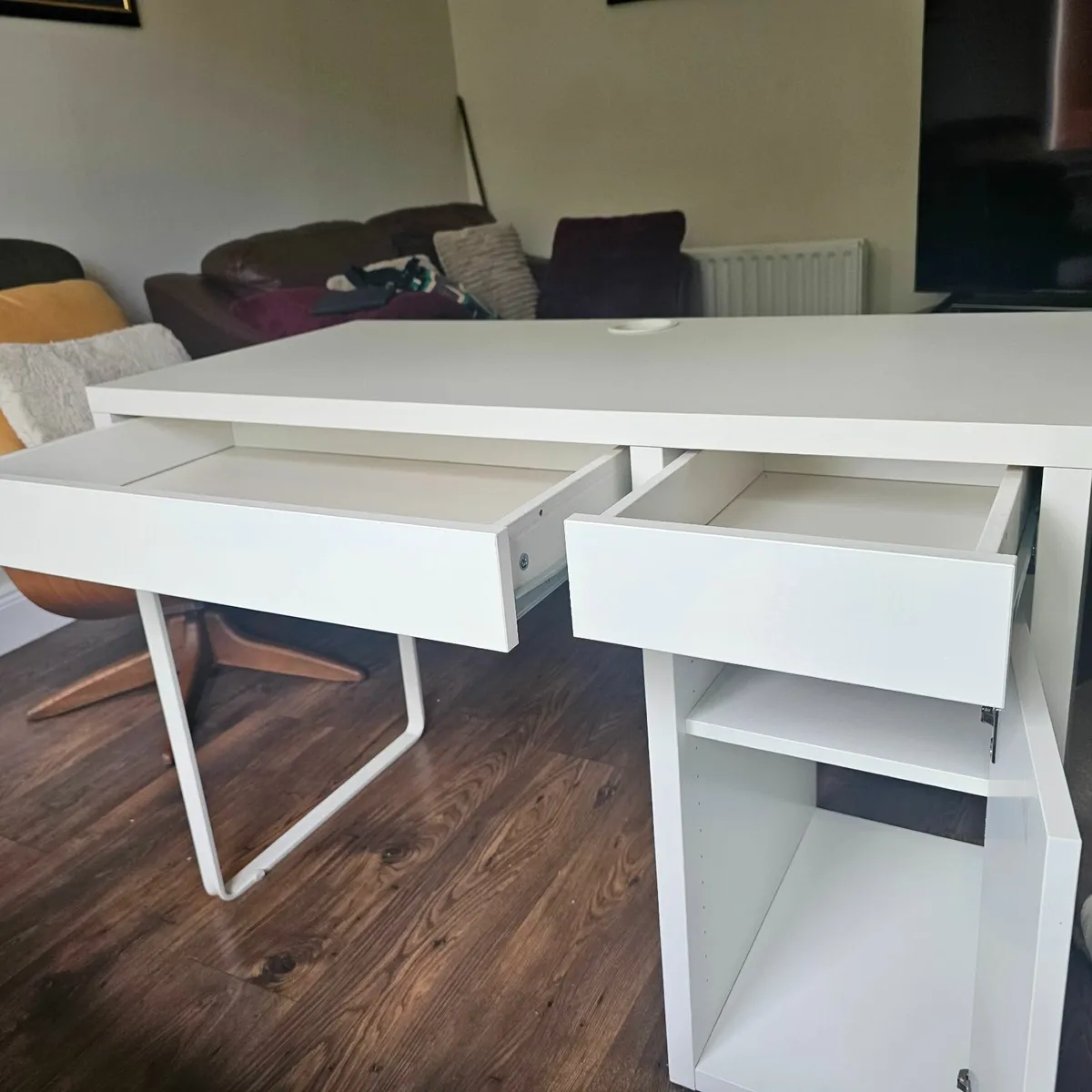Office Desk - Image 1
