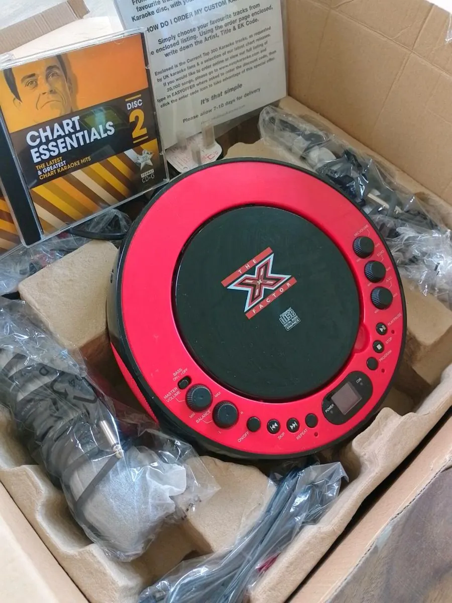 X factor karaoke machine with 2 microphones - Image 2