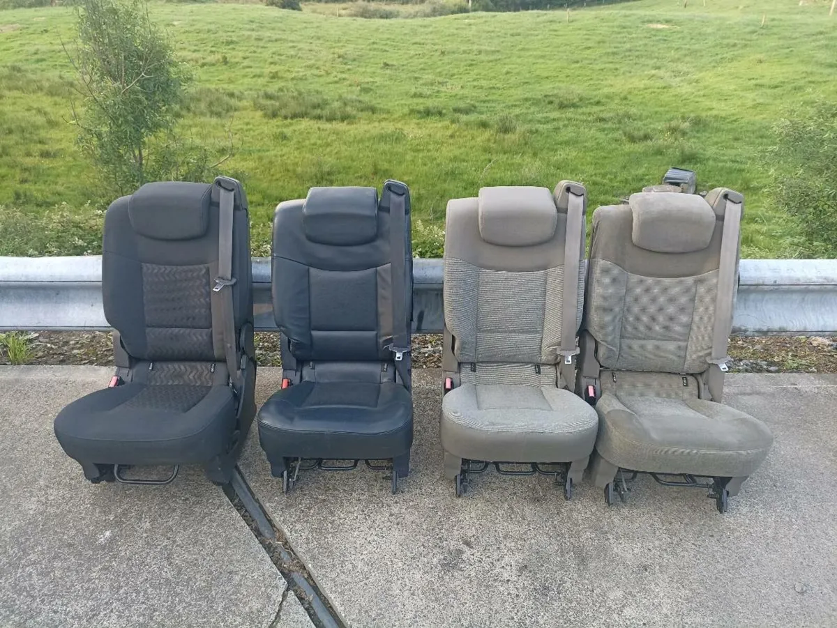 Swivel seats - Image 3