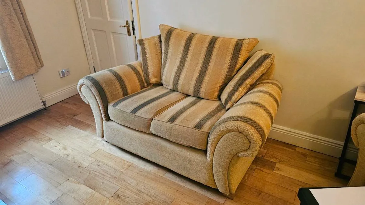 3 Piece Suite - Image 1