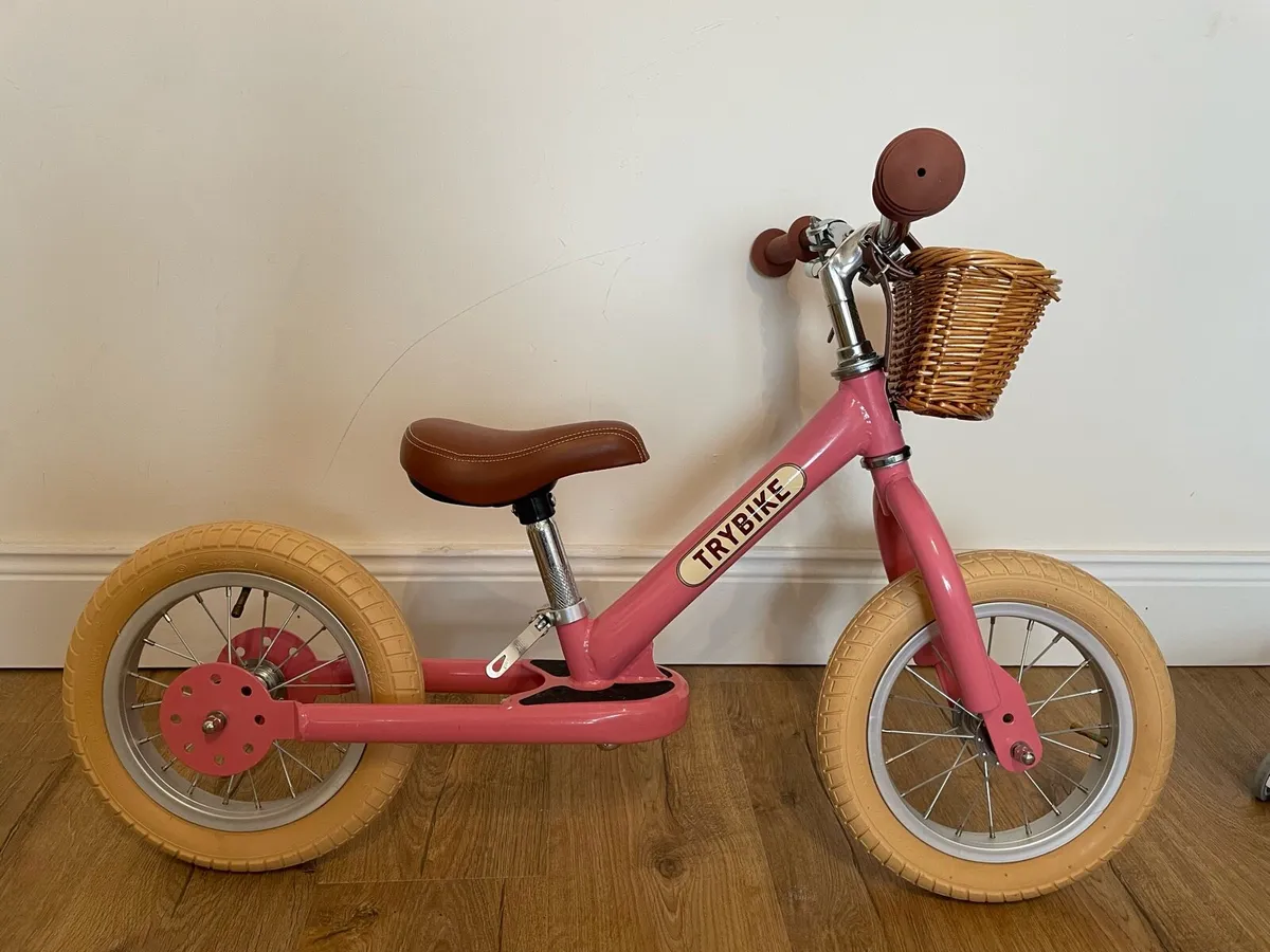 Girls bicycle - Image 1
