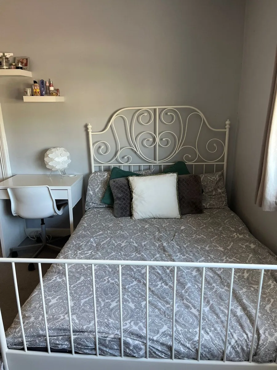 Bed - Image 1