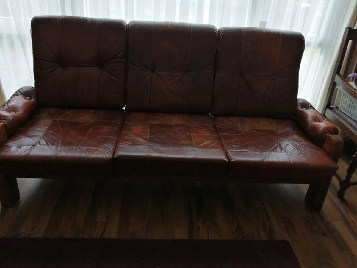Leather sofa and 2 armchairs - Image 1