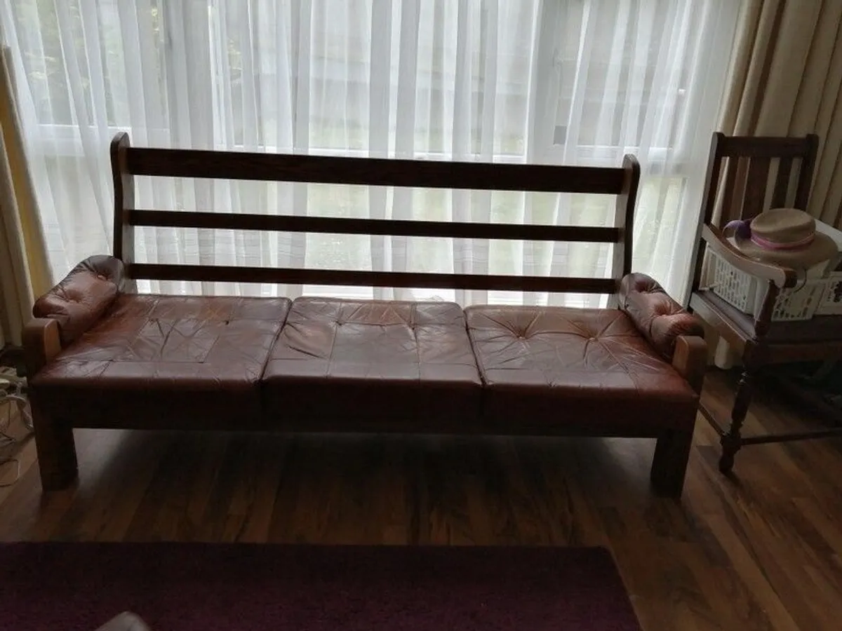 Leather sofa and 2 armchairs - Image 2