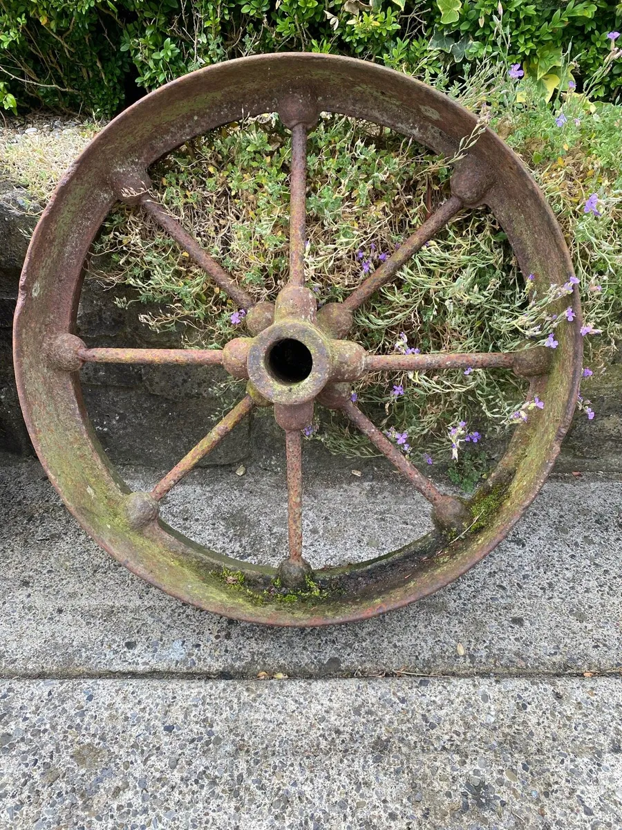 Wrought iron wagons wheels - Image 2
