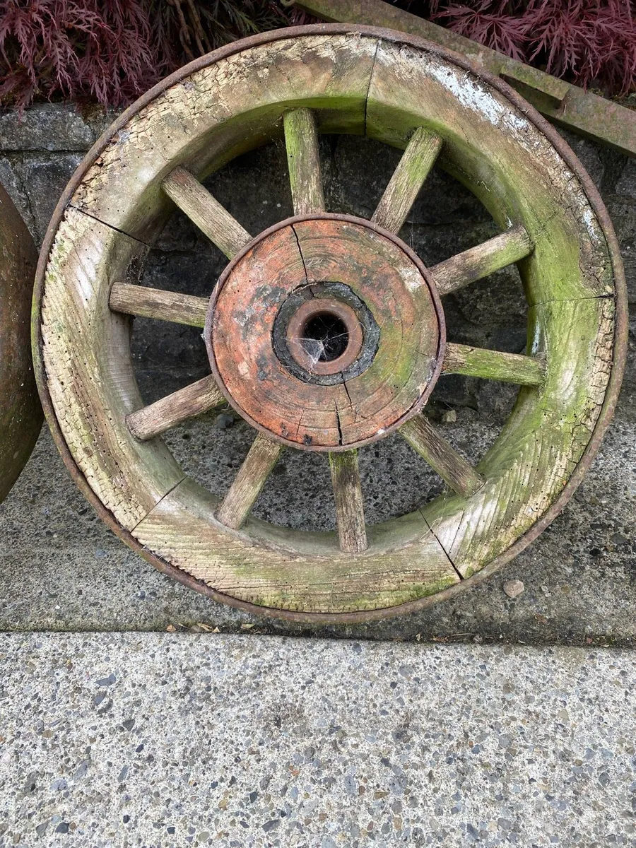 Wrought iron wagons wheels - Image 4