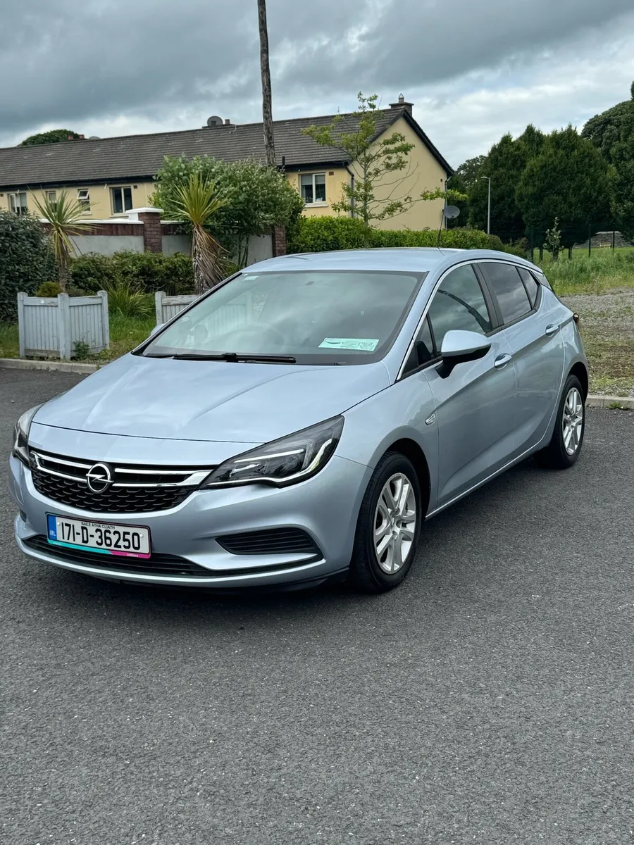 2017 Opel Astra 1.6 Diesel Automatic - Image 3