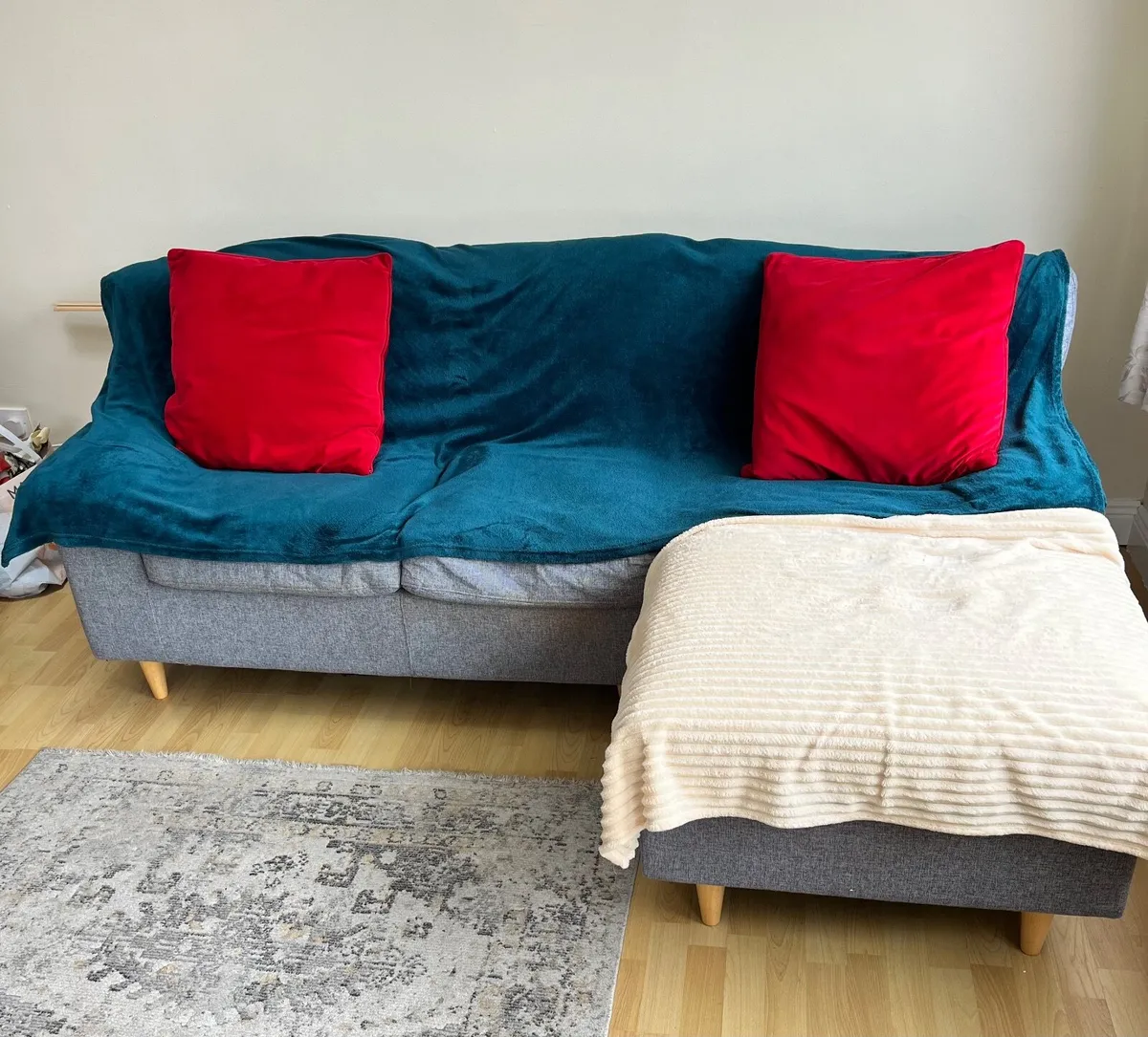 Couch - Image 2