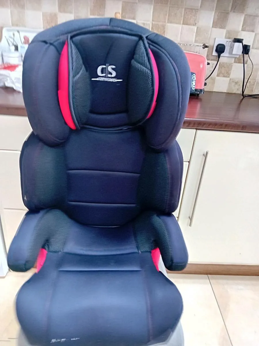 CHILDS BOOSTER SEAT AS NEW