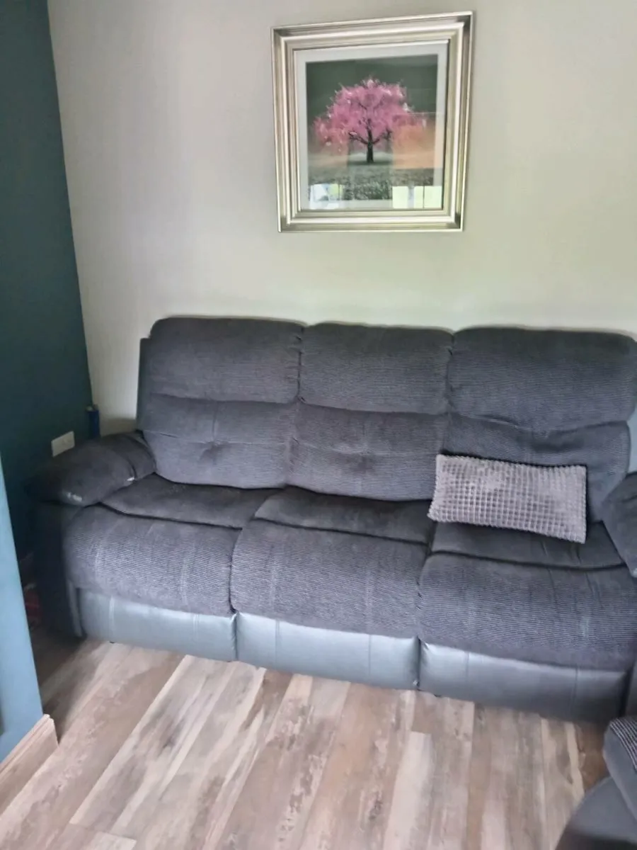 Couch - Image 3