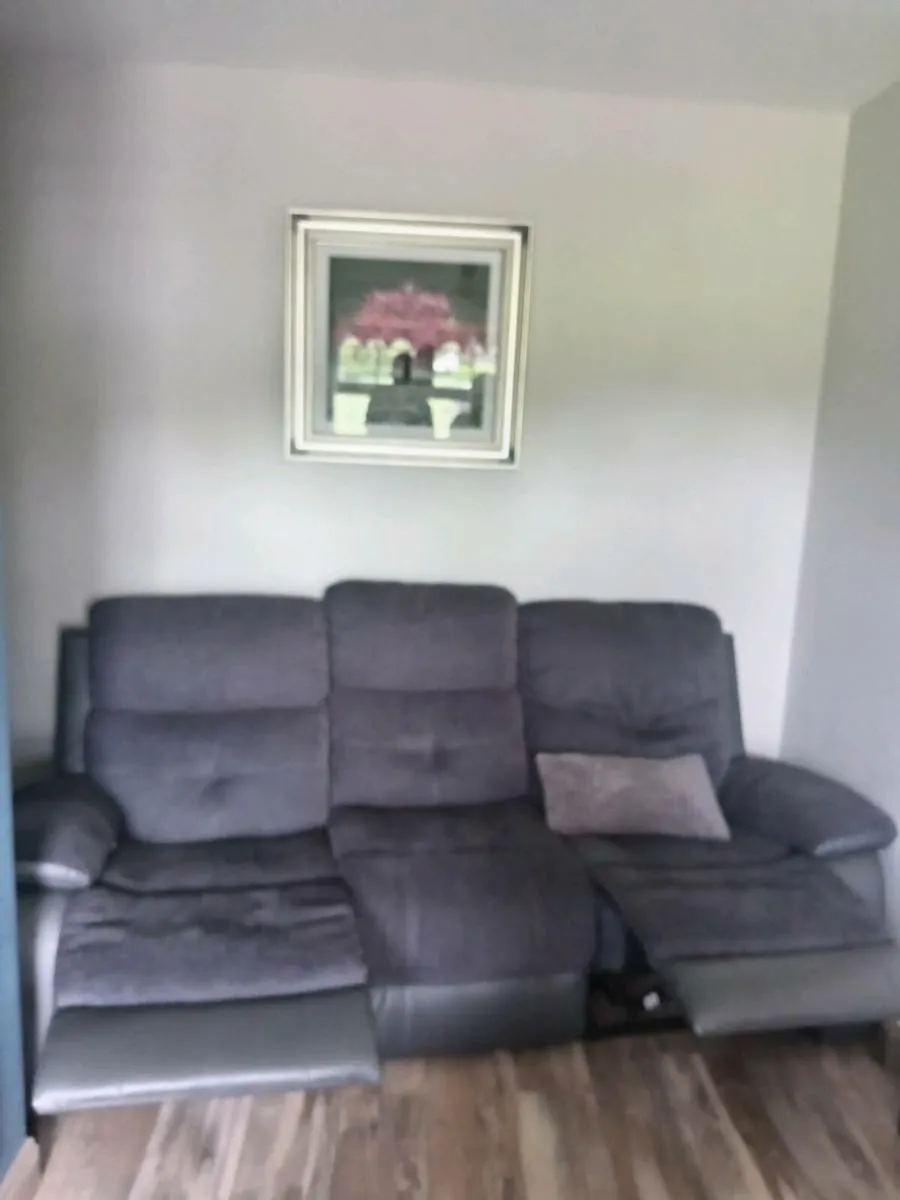Couch - Image 4