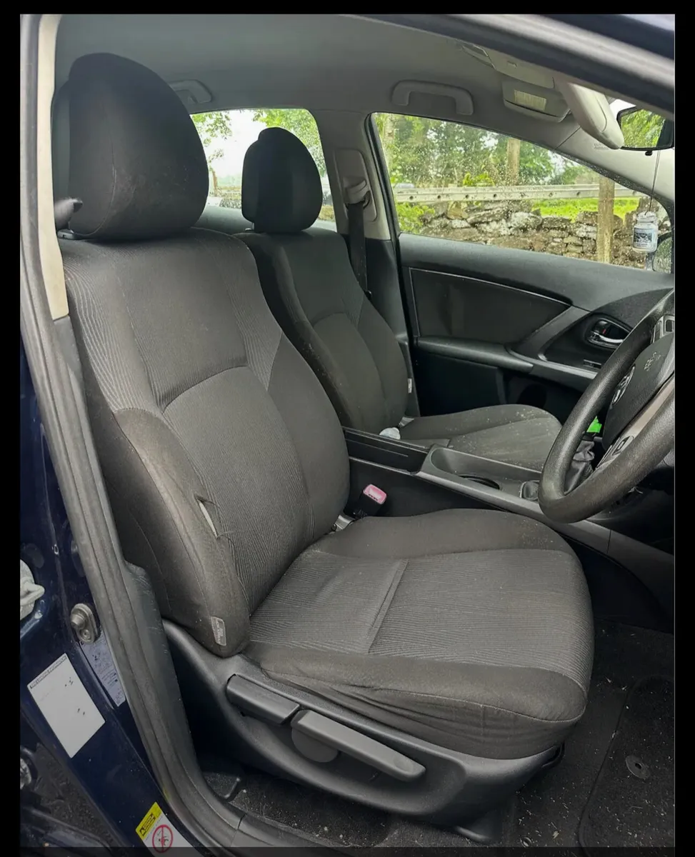 Toyota Avensis 2009 - Image 4