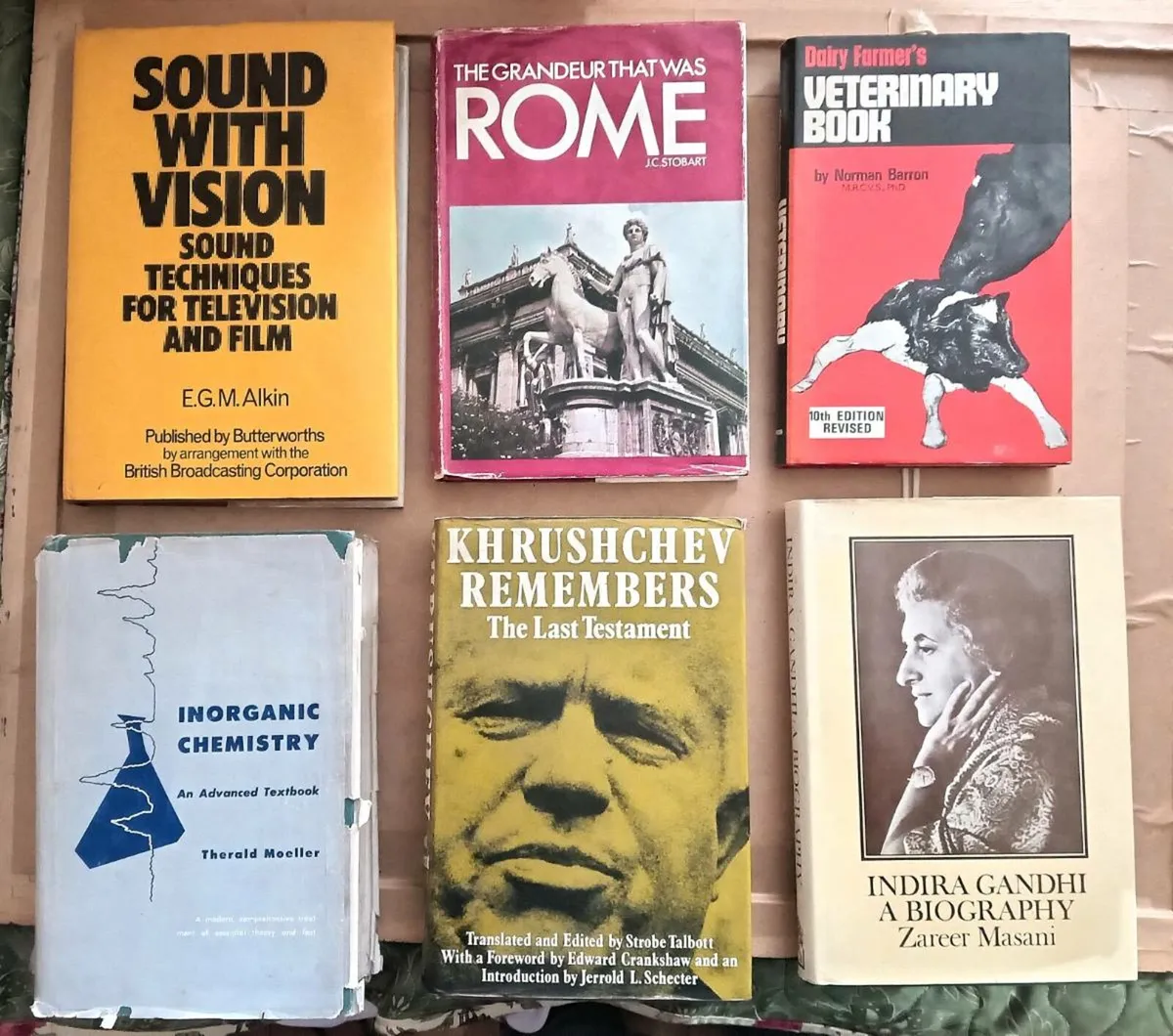 Various Vintage Books Three for €20 (5 photos) - Image 1