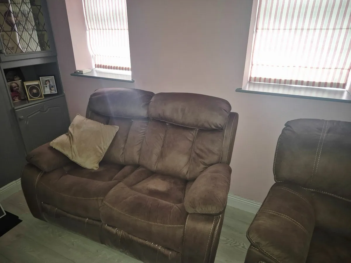 Beautiful Suite of furniture - Image 2