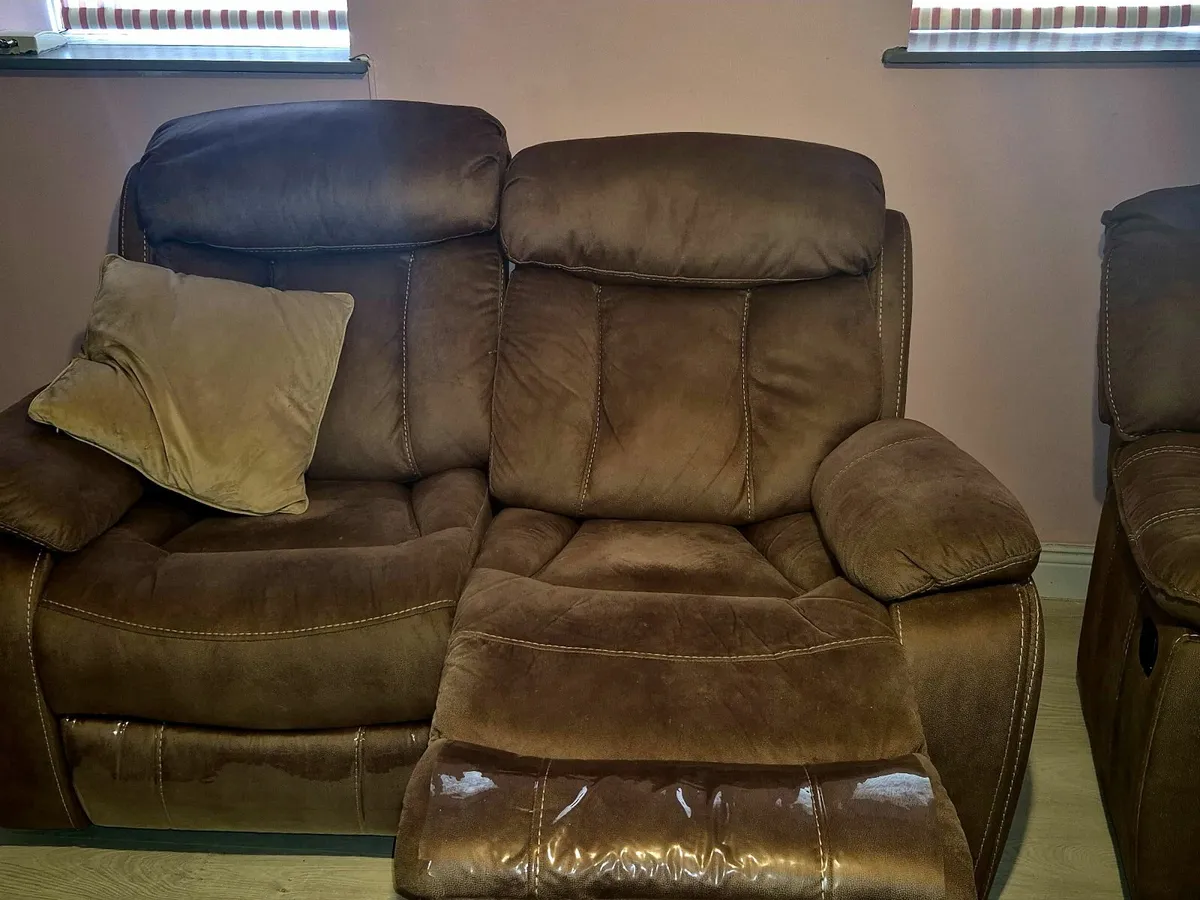 Beautiful Suite of furniture - Image 4