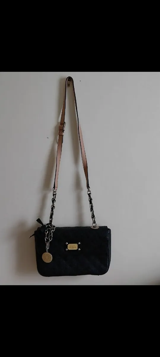 Guess handbag in very good condition - Genuine bag - Image 2