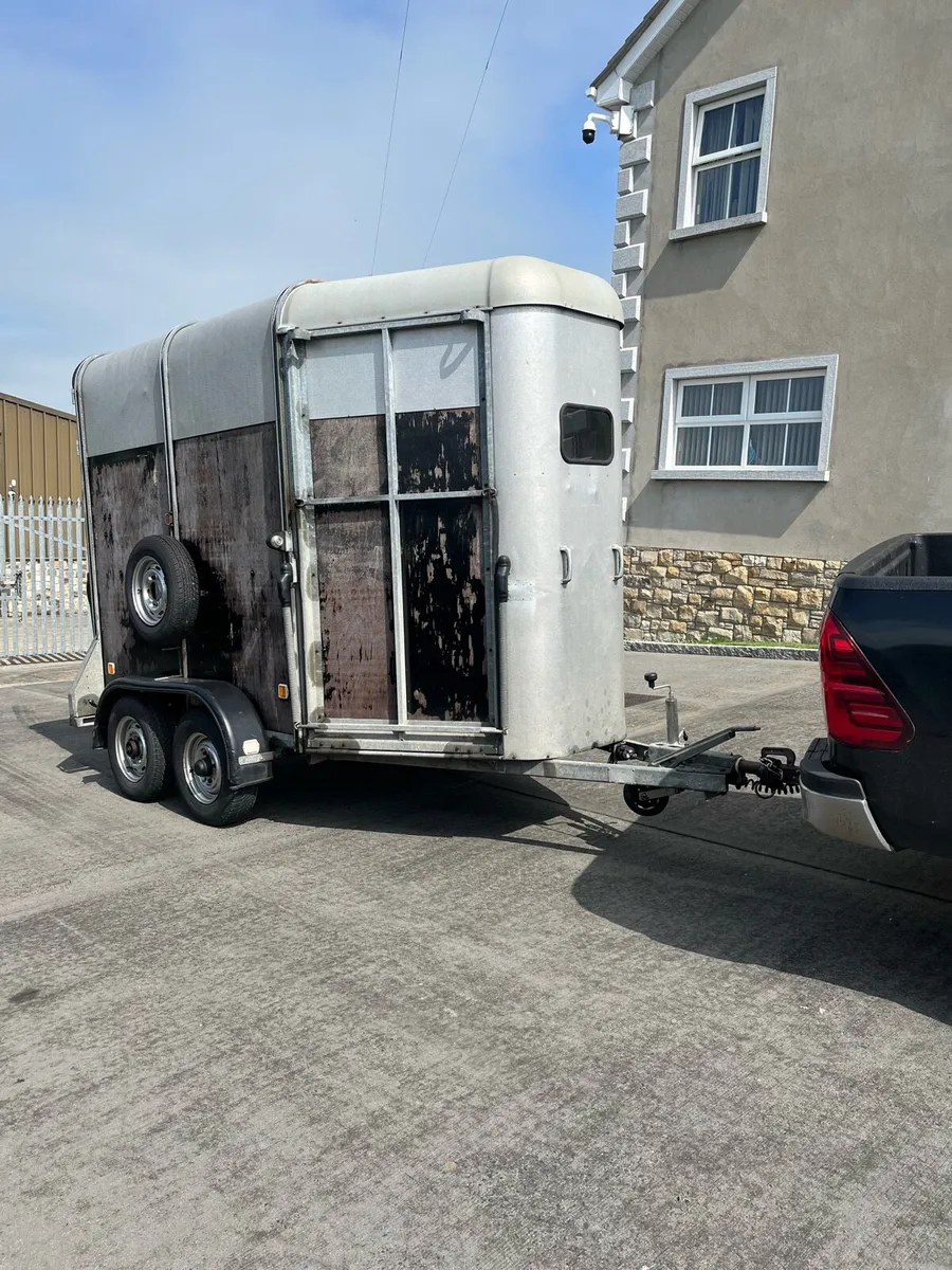 Ifor Williams Horse Box - Image 1