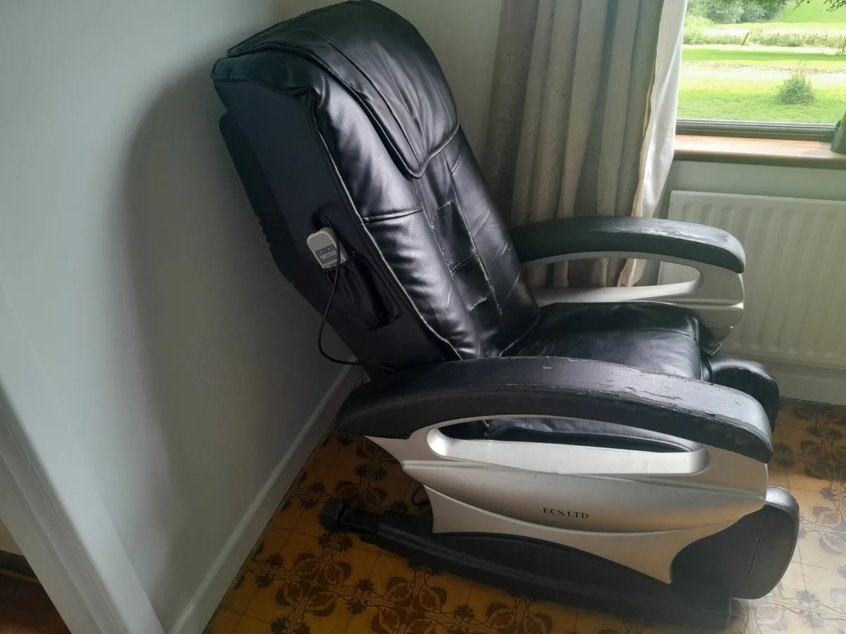 Airport Massage Chair - Image 1