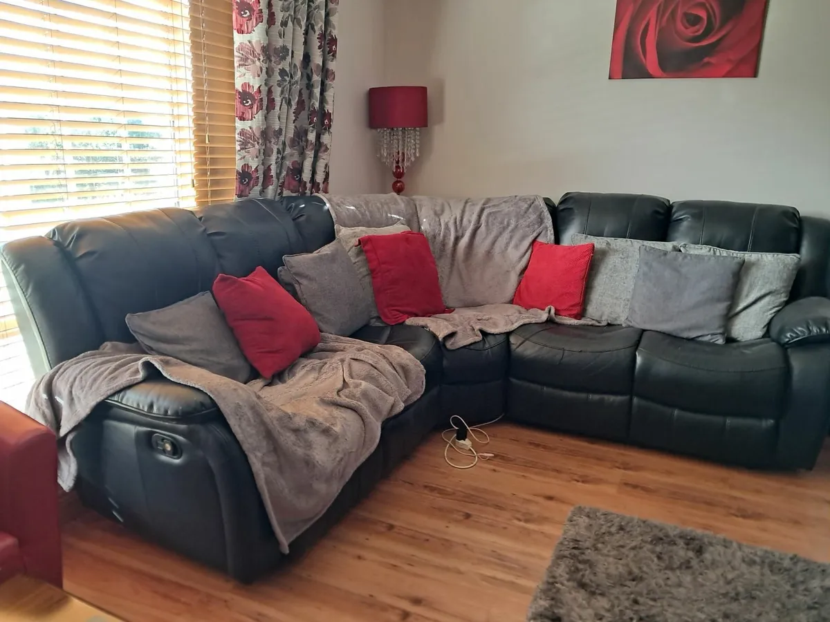 Corner Sofa and recliner - Image 3