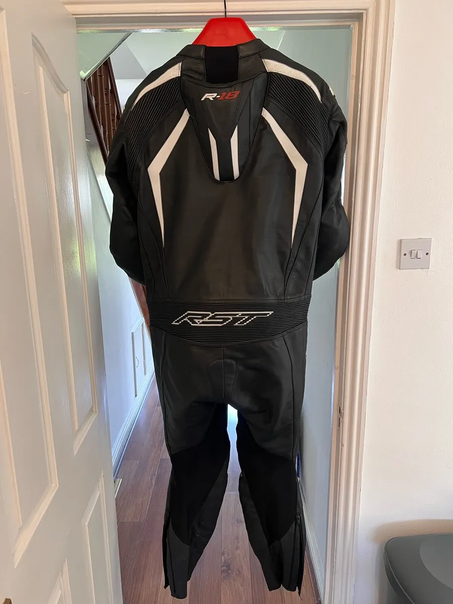 RST R18 One Piece Leather Suit - Image 2
