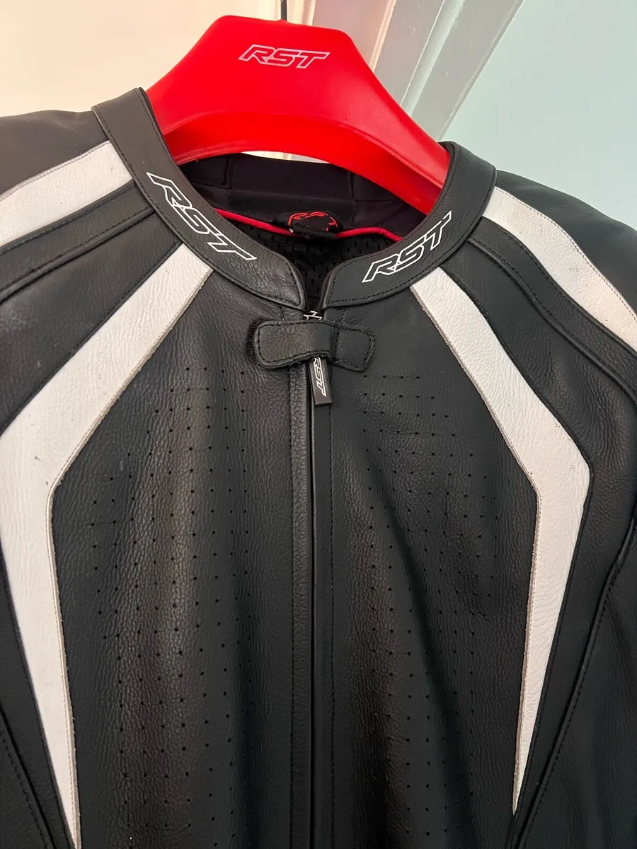 RST R18 One Piece Leather Suit - Image 3