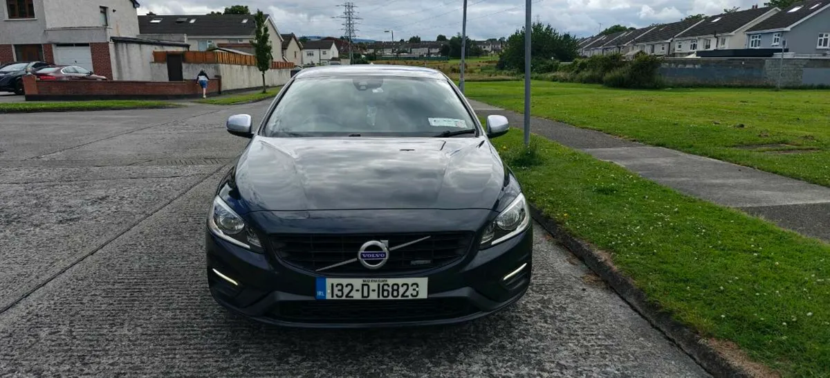 Volvo s60 R Design - Image 2