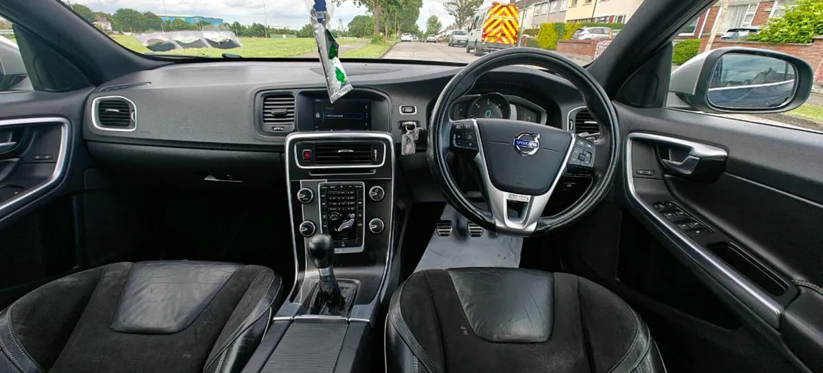 Volvo s60 R Design - Image 4