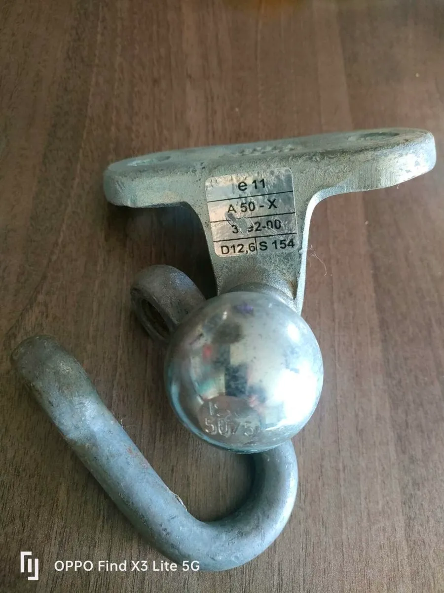 Tow hook - Image 3