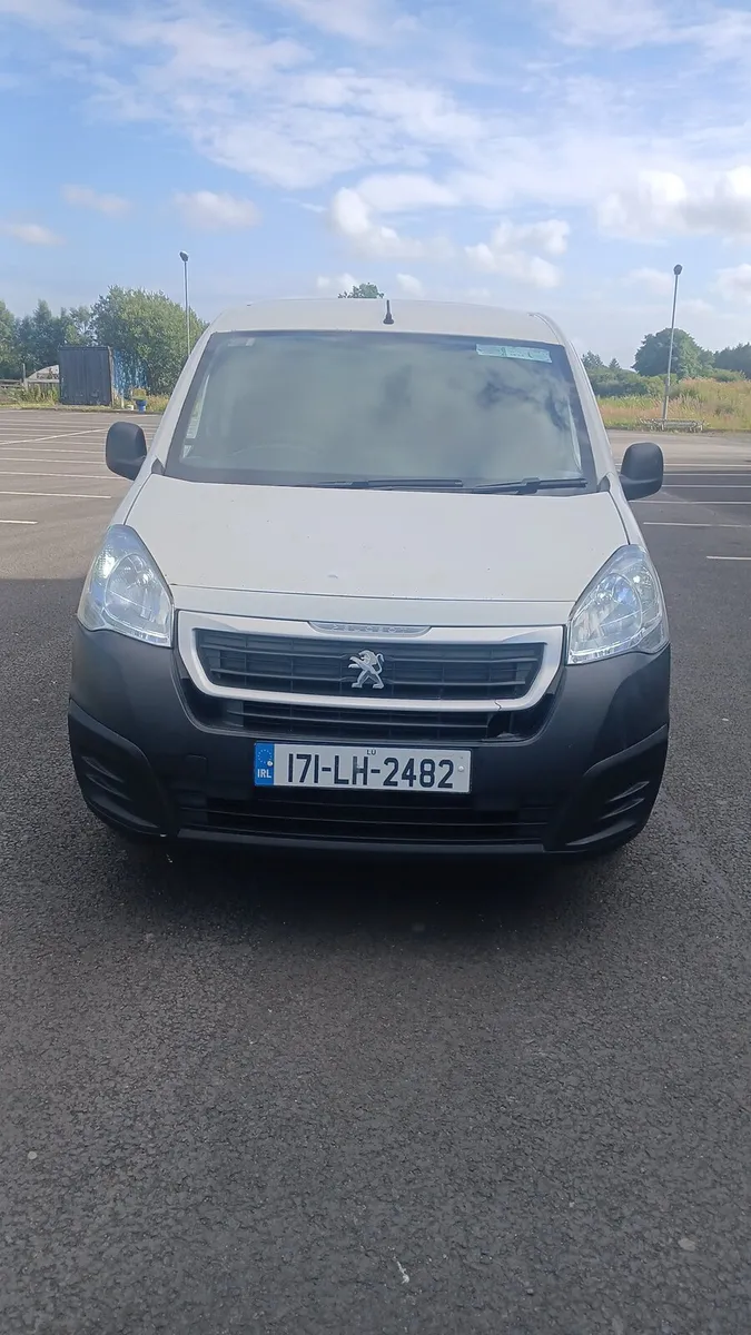 2017 Peugeot partner 1.6 diesel new doe 3 seats - Image 1