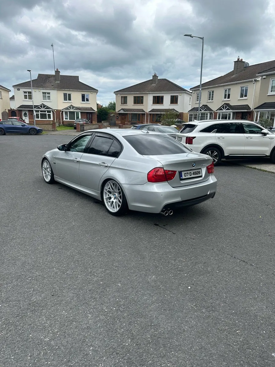 BMW 330d - Image 3