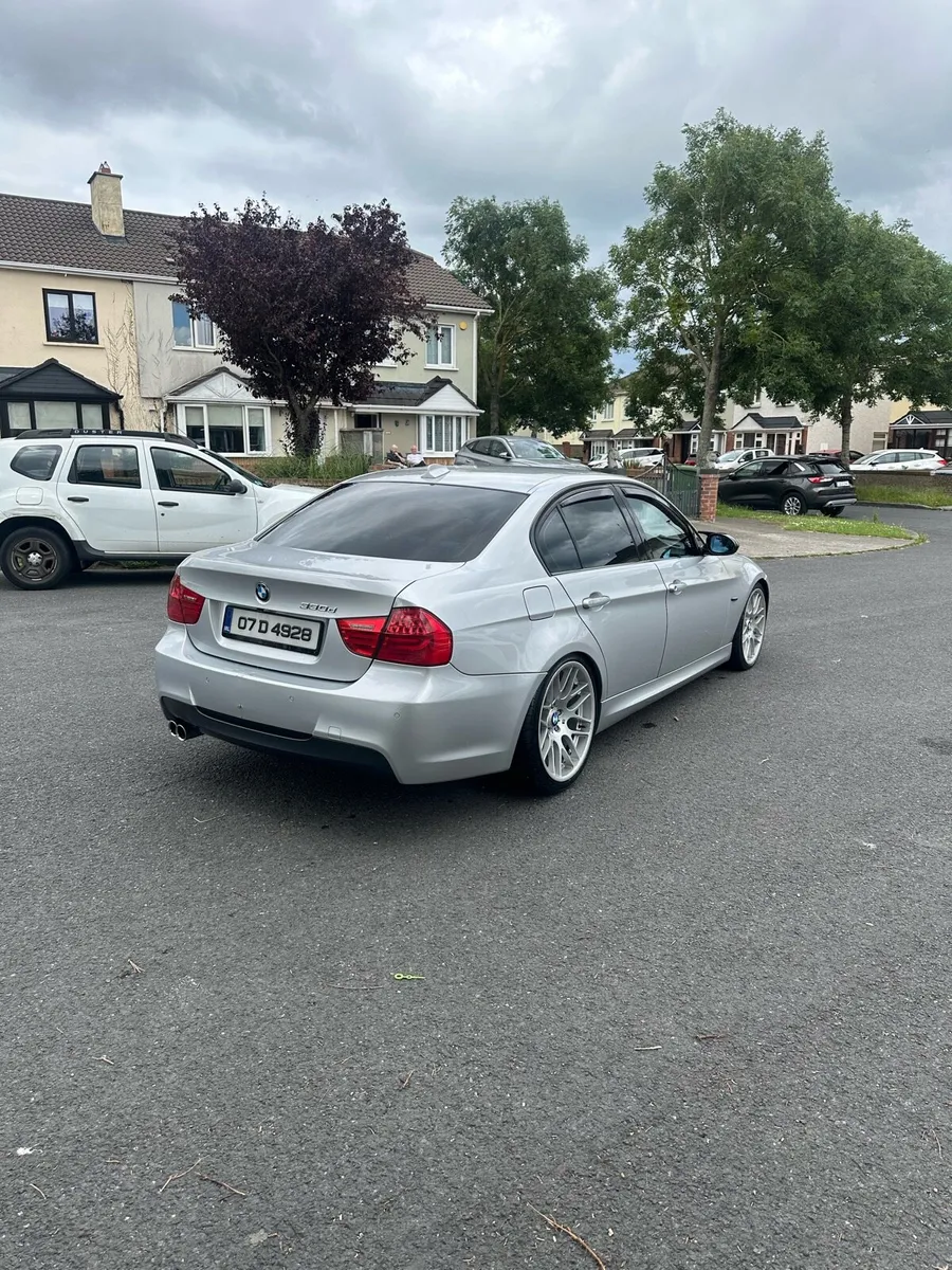 BMW 330d - Image 4