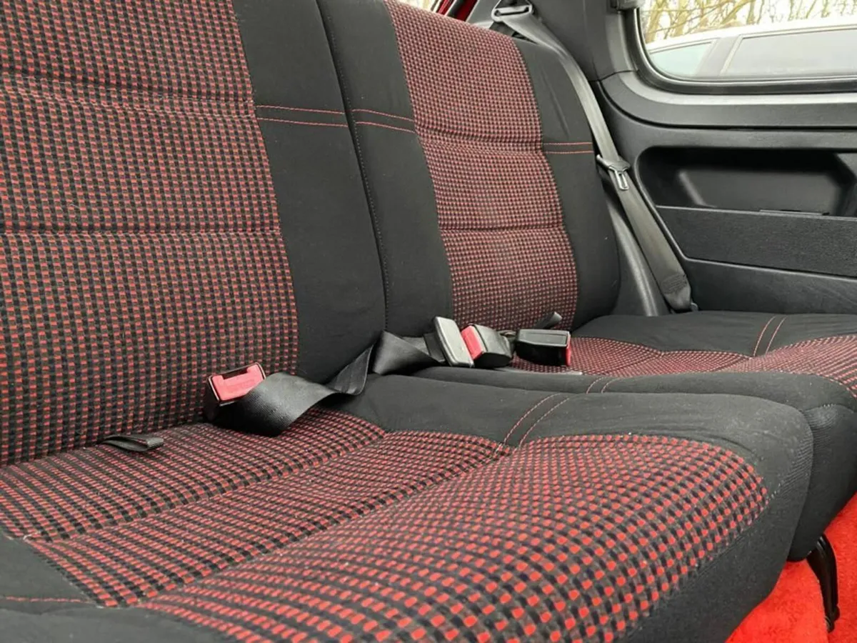 Peugeot 205 1991 - Image 2