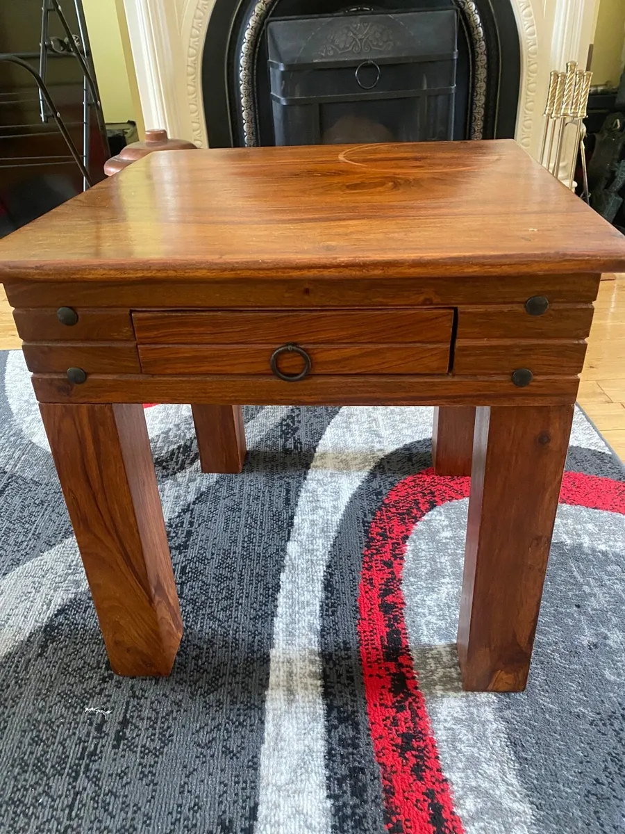 Coffee table and matching small table - Image 3