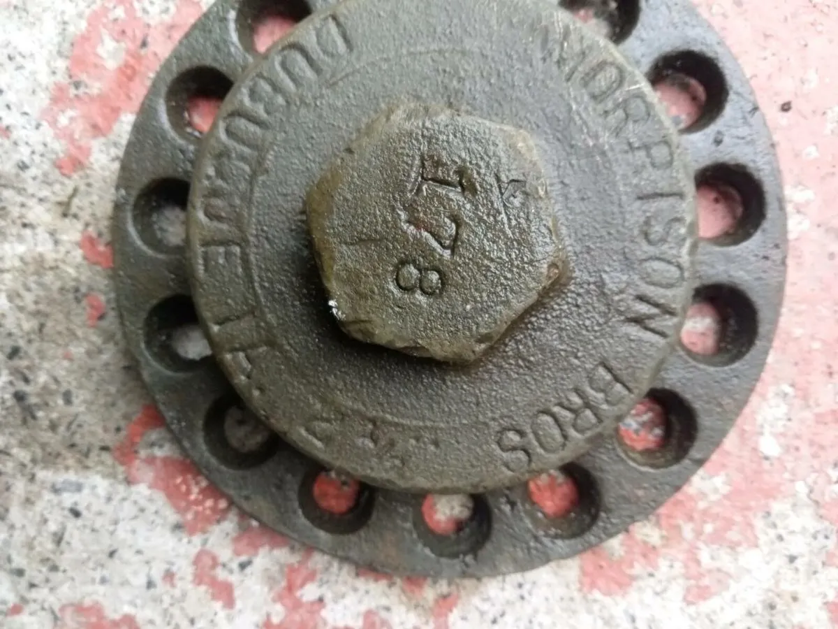 Old brass tanker cover - Image 1