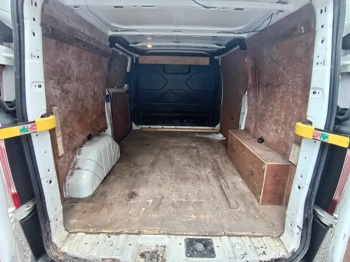 Ford Transit Custom 2018 - Image 4