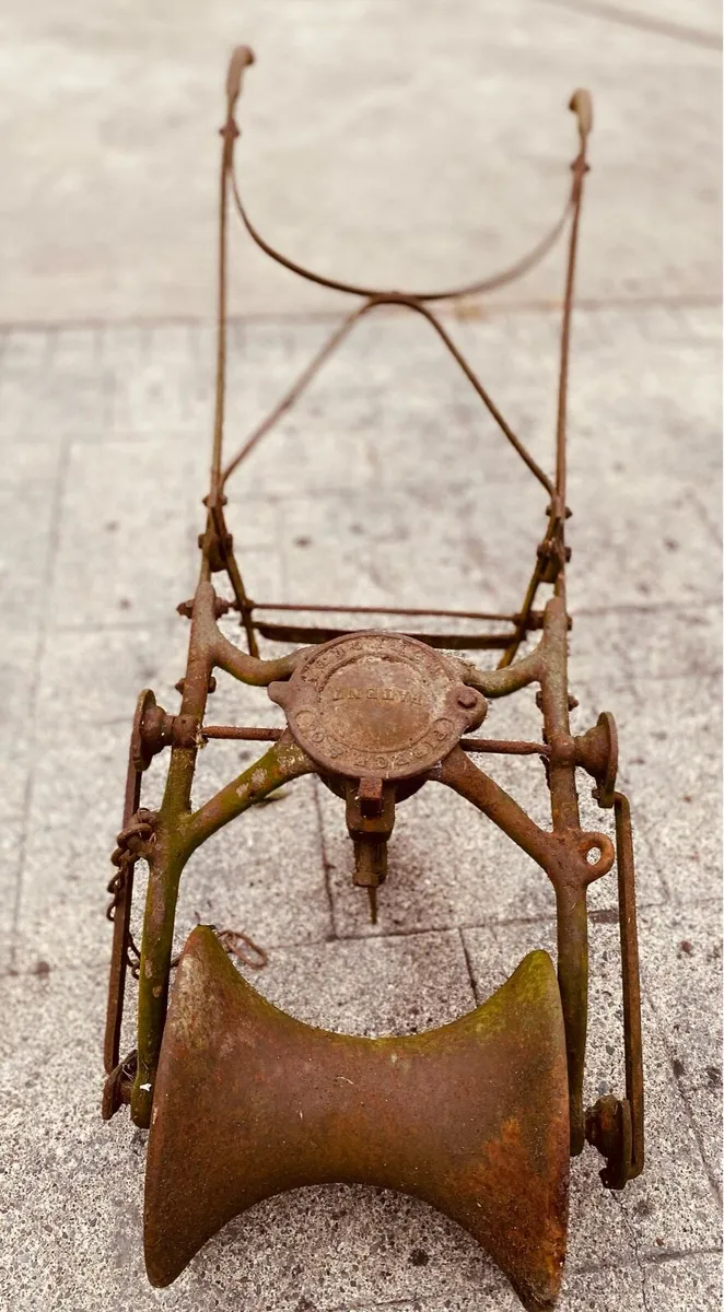 Turnip seeder - vintage agricultural machinery - Image 1